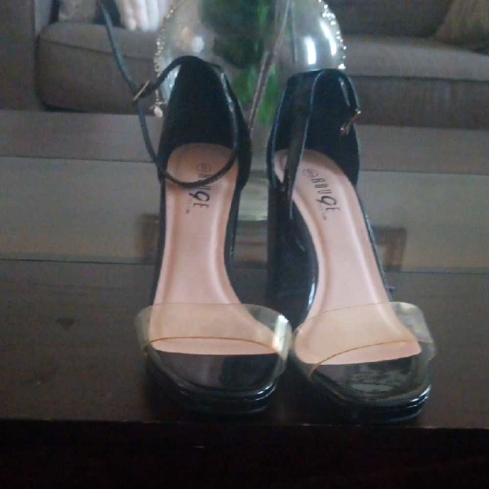 Elegant Black and Tan Women's Heels Had A Little Scuff On The Back